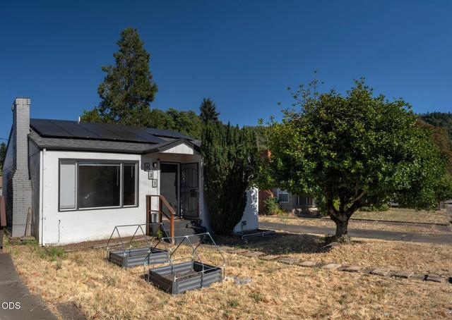 631 W Union St, Roseburg, OR 97471