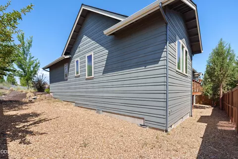 Exterior - 63137 Iner Loop, Bend, OR 97701 photo 3 of 5