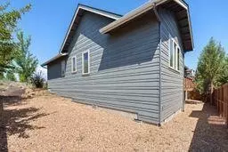 63137 Iner Loop, Bend, OR 97701 photo 3