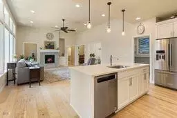 63137 Iner Loop, Bend, OR 97701 photo 15