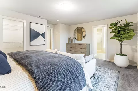 Bedroom - 63102 NE Henningsen Pl, Bend, OR 97701 photo 2 of 9