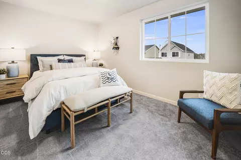 Bedroom - 63102 NE Henningsen Pl, Bend, OR 97701 photo 7 of 9