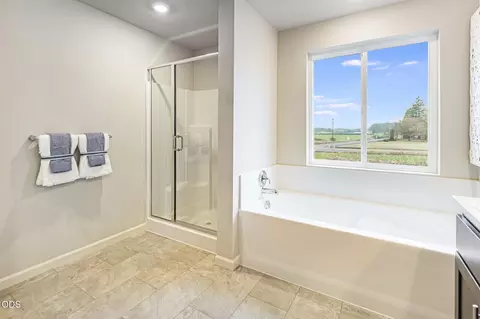 Bath - 63102 NE Henningsen Pl, Bend, OR 97701 photo 1 of 5
