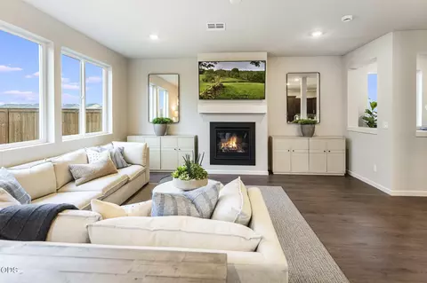Living - 63102 NE Henningsen Pl, Bend, OR 97701 photo 1 of 1
