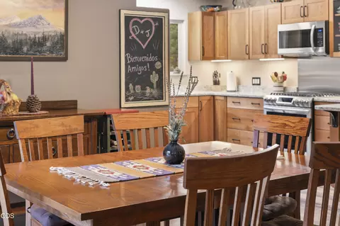 Dining - 16191 Twin Dr, La Pine, OR 97739 photo 3 of 4
