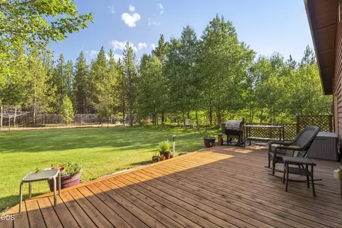 Exterior - 16191 Twin Dr, La Pine, OR 97739 photo 5 of 11
