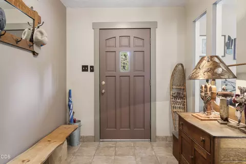 Entry Way - 16191 Twin Dr, La Pine, OR 97739 photo 2 of 6