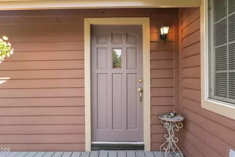 Entry Way - 16191 Twin Dr, La Pine, OR 97739 photo 1 of 6