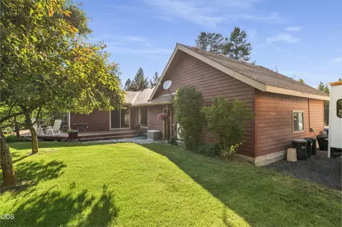 Exterior - 16191 Twin Dr, La Pine, OR 97739 photo 11 of 11