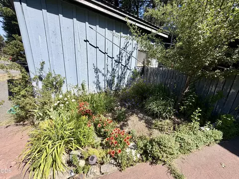 Exterior - 433 Potter St, Crescent, OR 97733 photo 5 of 9
