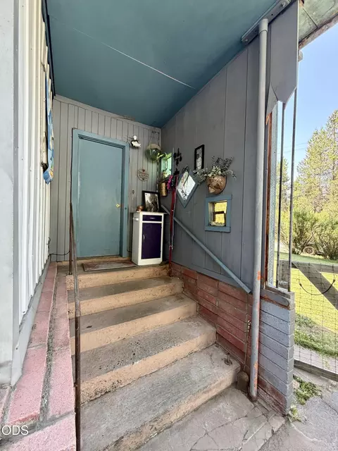 Exterior - 433 Potter St, Crescent, OR 97733 photo 6 of 9