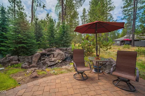 Exterior - 57785 Ribes Ln #4, Sunriver, OR 97707 photo 12 of 20