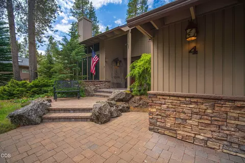 Exterior - 57785 Ribes Ln #4, Sunriver, OR 97707 photo 3 of 20