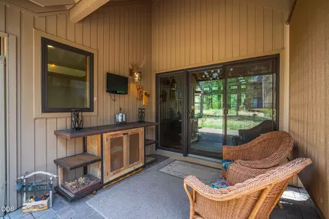 Exterior - 57785 Ribes Ln #4, Sunriver, OR 97707 photo 5 of 20