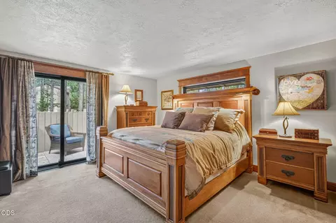 Bedroom - 57785 Ribes Ln #4, Sunriver, OR 97707 photo 4 of 10