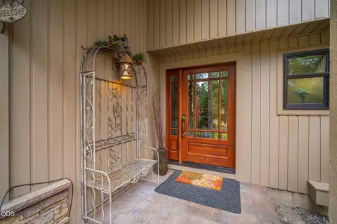 Entry Way - 57785 Ribes Ln #4, Sunriver, OR 97707 photo 1 of 7