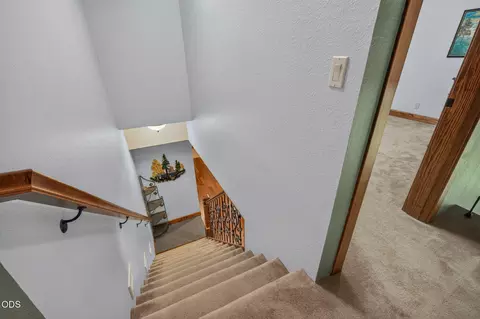 Entry Way - 57785 Ribes Ln #4, Sunriver, OR 97707 photo 7 of 7