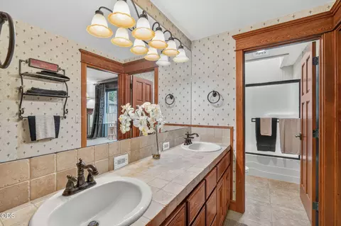 Bath - 57785 Ribes Ln #4, Sunriver, OR 97707 photo 2 of 6