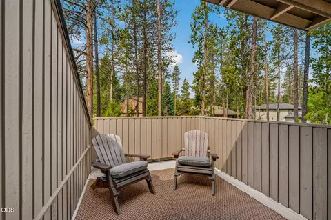 Exterior - 57785 Ribes Ln #4, Sunriver, OR 97707 photo 4 of 20