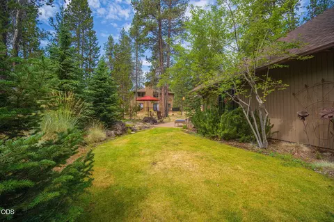 Exterior - 57785 Ribes Ln #4, Sunriver, OR 97707 photo 18 of 20