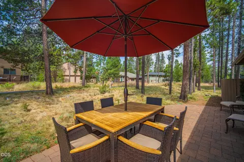 Exterior - 57785 Ribes Ln #4, Sunriver, OR 97707 photo 6 of 20