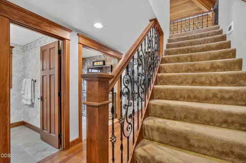 Entry Way - 57785 Ribes Ln #4, Sunriver, OR 97707 photo 6 of 7