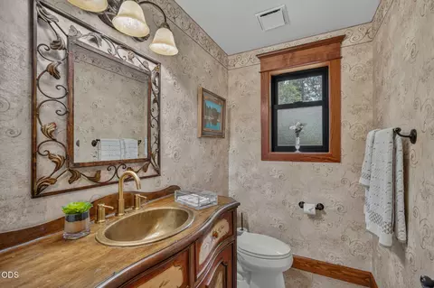Bath - 57785 Ribes Ln #4, Sunriver, OR 97707 photo 1 of 6