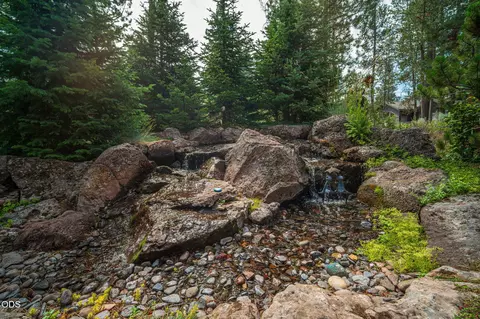 Exterior - 57785 Ribes Ln #4, Sunriver, OR 97707 photo 13 of 20