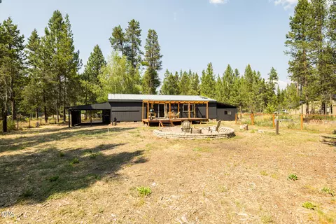 Exterior - 17265 Canvasback Dr, Bend, OR 97707 photo 8 of 16