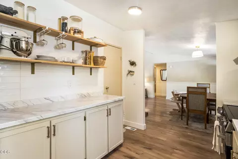 Kitchen - 17265 Canvasback Dr, Bend, OR 97707 photo 4 of 6