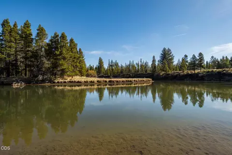 View/Area - 17265 Canvasback Dr, Bend, OR 97707 photo 2 of 4