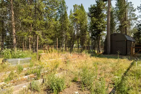 Exterior - 17265 Canvasback Dr, Bend, OR 97707 photo 11 of 16