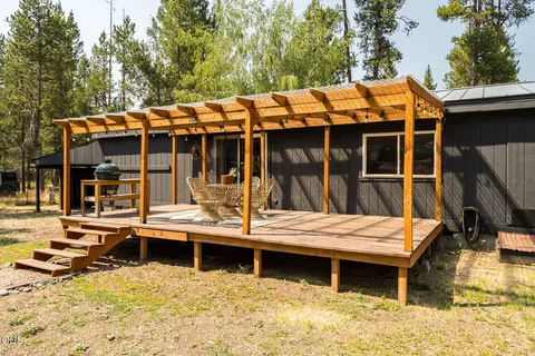 Exterior - 17265 Canvasback Dr, Bend, OR 97707 photo 4 of 16