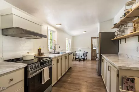 Kitchen - 17265 Canvasback Dr, Bend, OR 97707 photo 1 of 6