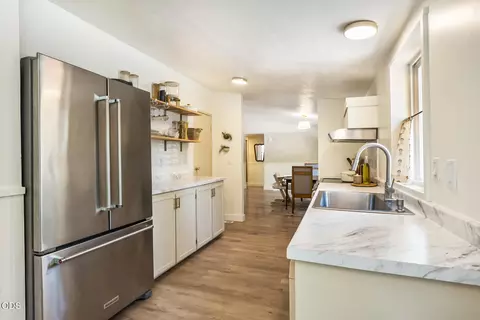 Kitchen - 17265 Canvasback Dr, Bend, OR 97707 photo 6 of 6