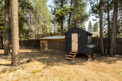Exterior - 17265 Canvasback Dr, Bend, OR 97707 photo 9 of 16