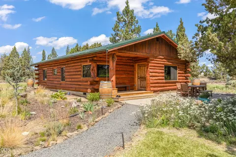61601 Gribbling Rd, Bend, OR 97702
