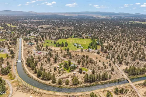 61601 Gribbling Rd, Bend, OR 97702 photo 2