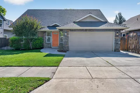 3190 NE Delmas St, Bend, OR 97701