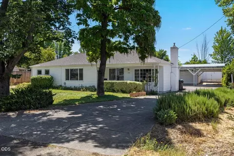 1650 Grand Ave, Medford, OR 97504