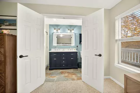 Bath - 1550 Panoramic Loop, Grants Pass, OR 97527 photo 4 of 5