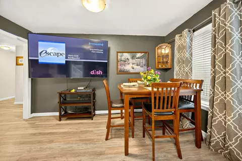 Dining - 1550 Panoramic Loop, Grants Pass, OR 97527 photo 1 of 2
