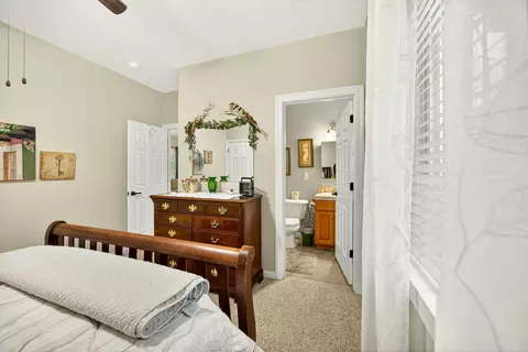 Bedroom - 1550 Panoramic Loop, Grants Pass, OR 97527 photo 3 of 9