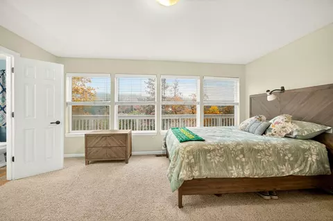 Bedroom - 1550 Panoramic Loop, Grants Pass, OR 97527 photo 8 of 9