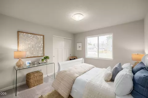 Bedroom - 20675 NE Town Dr, Bend, OR 97701 photo 1 of 6