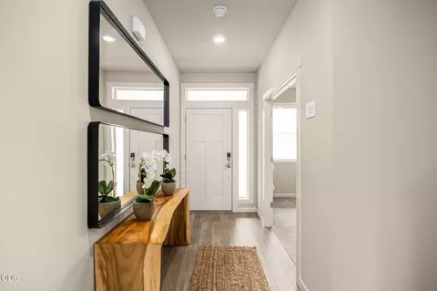 Entry Way - 20675 NE Town Dr, Bend, OR 97701 photo 1 of 1