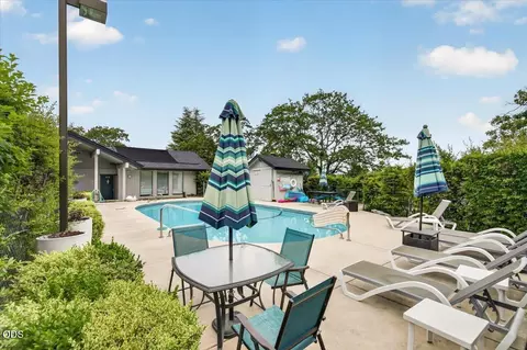 2446 Heritage Way, Medford, OR 97504
