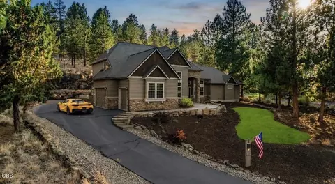 3193 NW Colonial Dr, Bend, OR 97703
