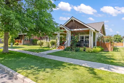 1731 NW Jackpine Ave, Redmond, OR 97756