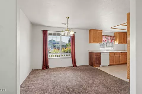 Dining - 11 Devonwood Ct, Eagle Point, OR 97524 photo 1 of 2